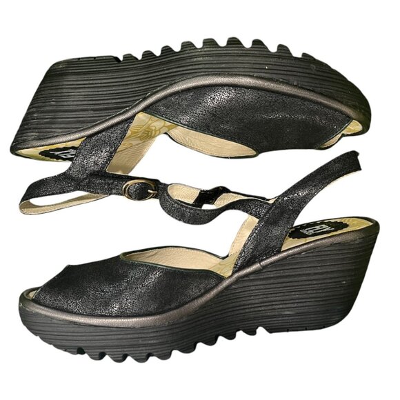 Fly London Yora Women's Black Leather Wedge Sandals Rubber Sole sz. 40 - Picture 3 of 7